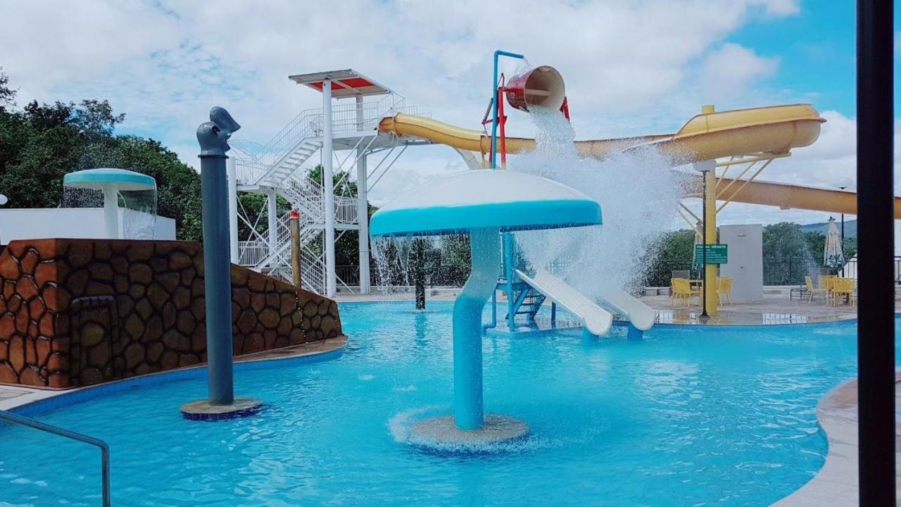 Resort Do Lago Apart Caldas Novas Exteriör bild